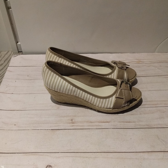 Beautiful espadrilles by Nickles 🌸 - Picture 2 of 12